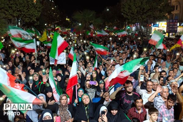 قرار شبانه مردم نسیم شهری در بهارستان دو