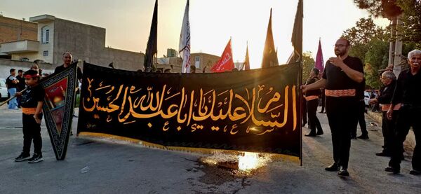  حضور پررنگ نوجوانان وجوانان در تاسوعای حسینی