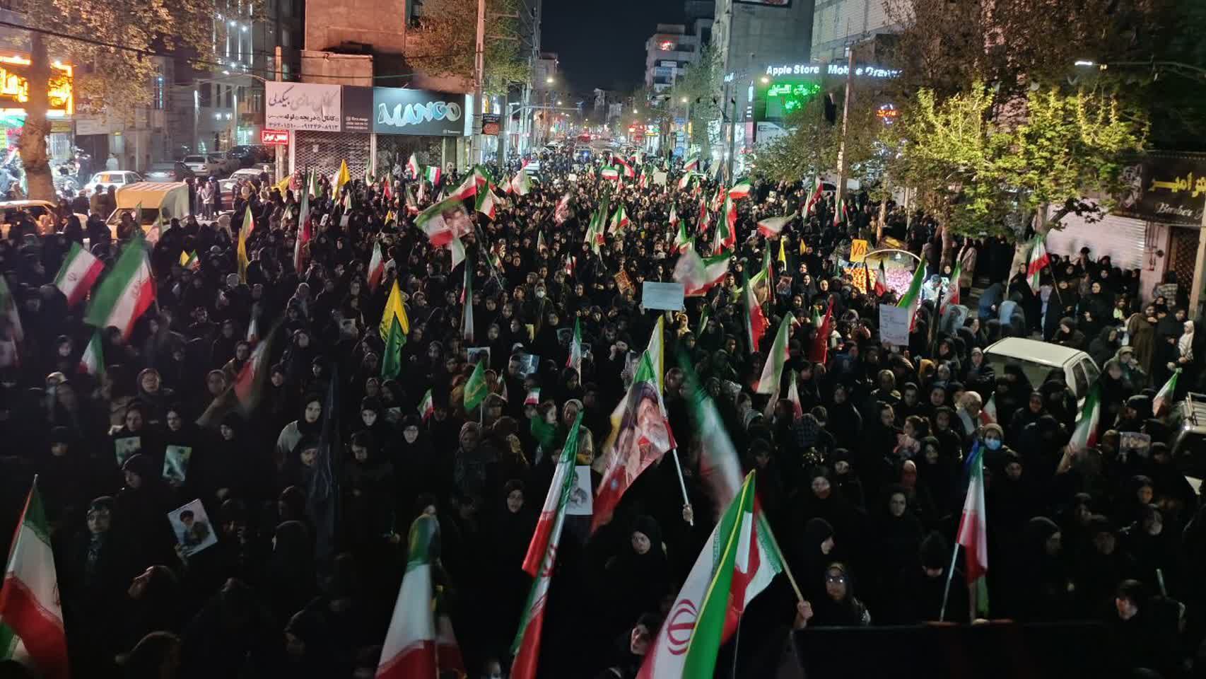 ما پای عهدمان با انقلاب می‌مانیم