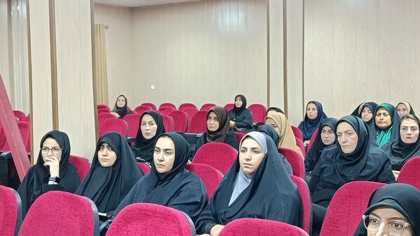 برگزاری دوره ضمن خدمت فعالیت های مکمل آموزشی و پرورشی در شهرستان ملارد