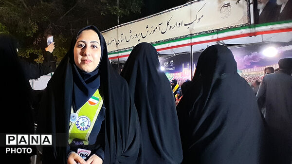 اعضای تشکل‌های دانش‌آموزی اصفهان پای کار ایران