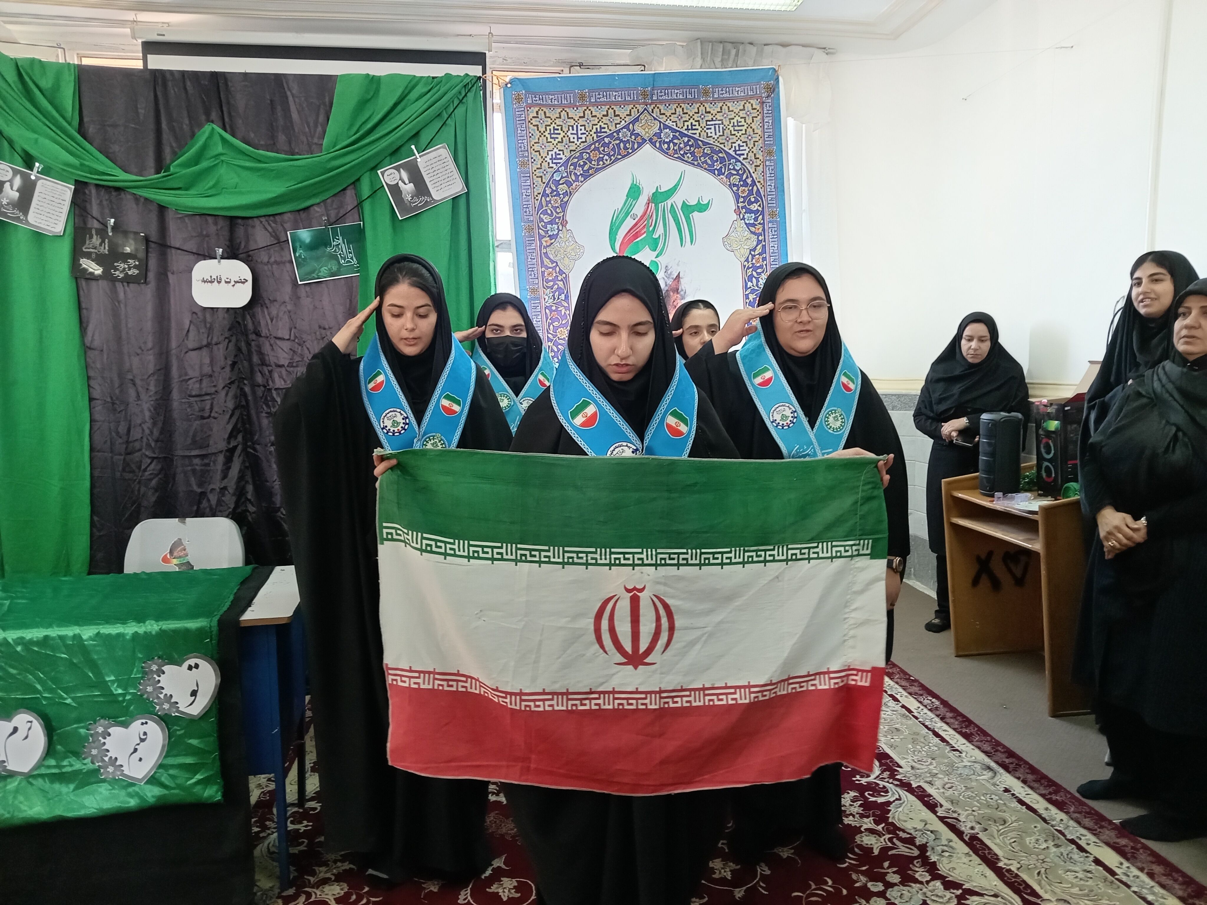 مراسم روز دانش آموز و ایام فاطمیه در دبیرستان حضرت خدیجه (س)جعفریه قم 
