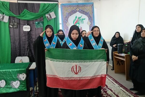 مراسم روز دانش آموز و ایام فاطمیه در دبیرستان حضرت خدیجه (س)جعفریه قم 