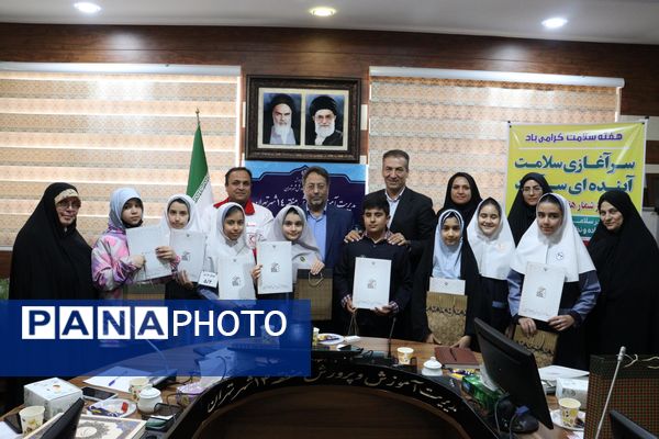 جلسه مراقبان و سفیران سلامت در آموزش و پرورش منطقه 14 تهران با حضور مسئولان اداره‌کل شهر تهران