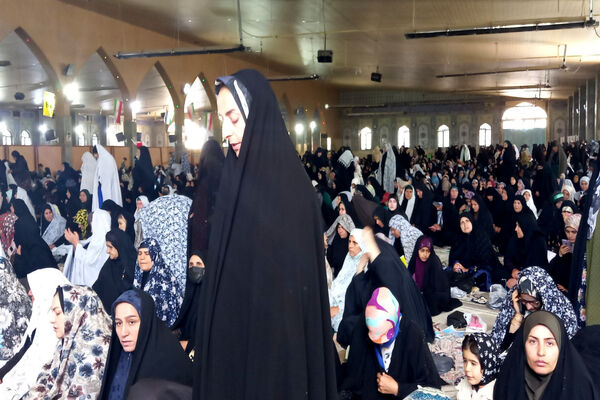 اقامه آخرین نماز جمعه ماه مبارک رمضان با حضور چشمگیر مردم یاسوج