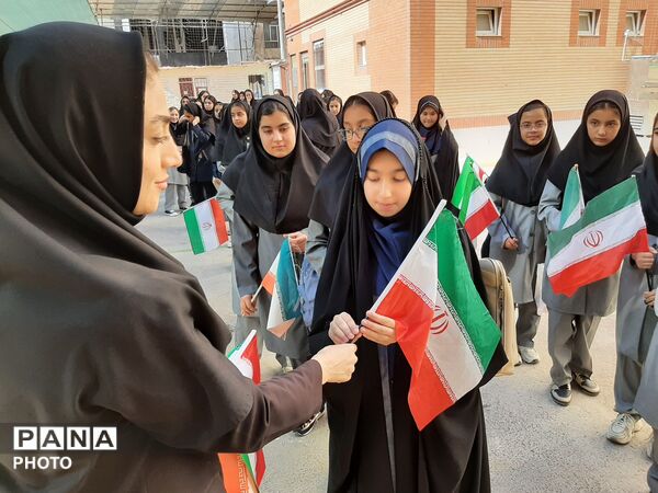 جشن جوانه‌ها آغاز فصل تازه‌ای از دانش‌آموزان مدرسه حاج علی‌اکبر حسن‌زاده اصفهانی 