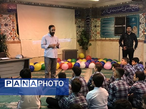 آغاز سال تحصیلی در مدرسه شهدای مدافع حرم با حضور مسئولان، جشن و کلاس توجیهی