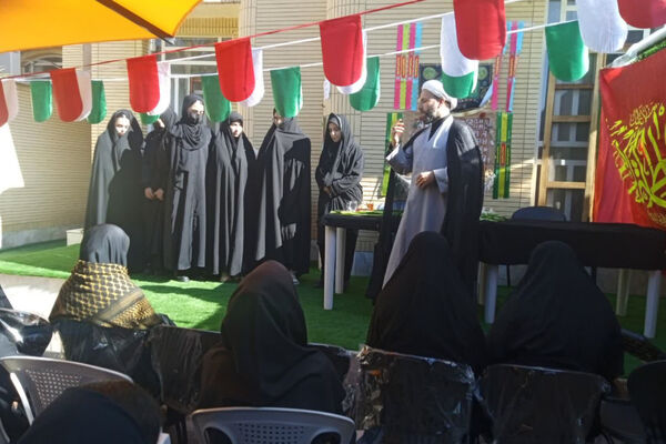 استقبال از شهید گمنام به میزبانی دبیرستان در ادب 
