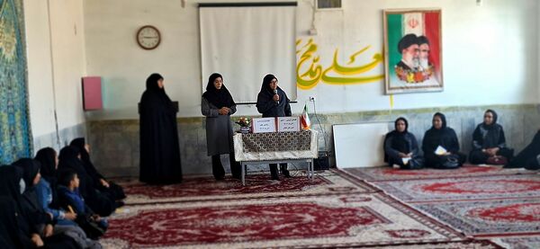 جلسه توانمندسازی والدین پایه هفتم و گفتمان تربیتی- درسی در دبیرستان فیاض کاشمر