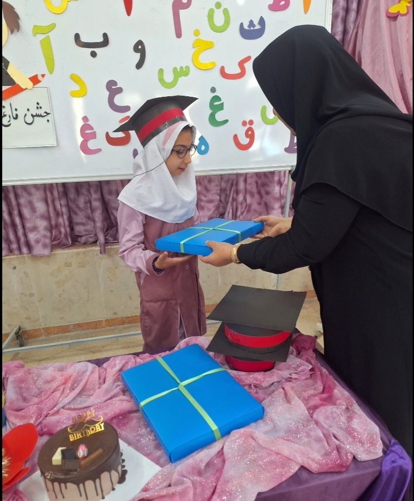  جشن الفبا و فارغ التحصیلی دانش‌آموزان با نیازهای ویژه 