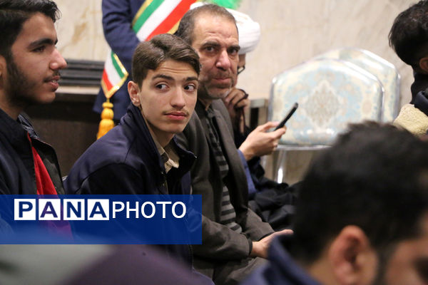 حضور پیشتازان در یادواره یکهزار شهید فرهنگی و دانش‌آموز استان قم