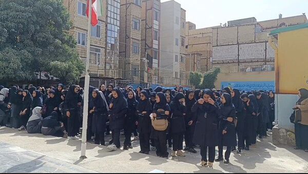 آیین بازگشایی مدارس و استقبال از دانش آموزان در دبیرستان میرزا جعفر سروقد ناحیه یک مشهد