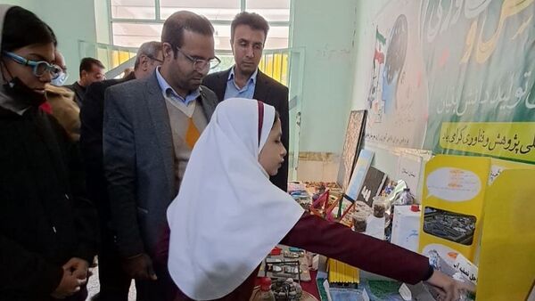 نمایشگاه جشنواره «نوین کاو» در پژوهش سرای دانش‌آموزی حاجی آباد