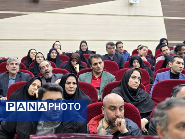 آیین تکریم و معارفه مدیر آموزش و پرورش ناحیه۴ استان اصفهان