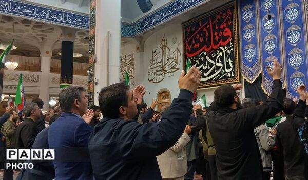 وداع با پیکر شهید امیر سرلشکر سید عبدالرحیم موسوی در حرم بانوی کرامت