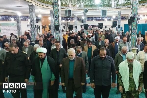 اقامه وحدت افرین نماز جمعه در مصلی نماز حمعه شهرستان فیروزکوه