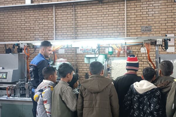 علم در صحنه عمل؛ گردش علمی دانش‌آموزان باقرالعلوم در کارخانه کیان صفا