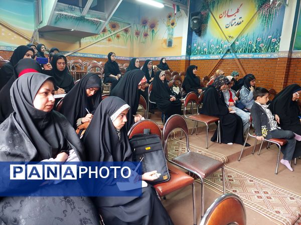 دوره آموزش خبرنگاری ویژه دانش‌آموزان ناحیه۲ مشهد