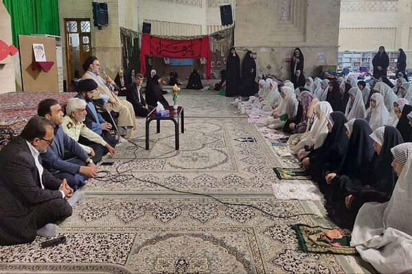 اعتکاف دانش‌آموزی دختران در مسجد پیامبر اعظم شهرک توحید شهرستان جم