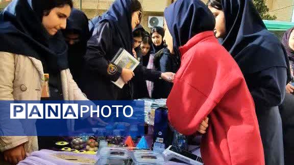 جشنواره بازارچه خوارزمی در دبیرستان بهرام رزمی ناحیه یک شیراز
