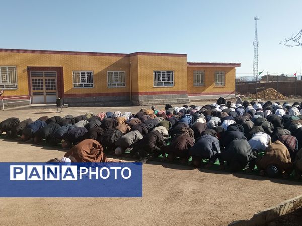 حضور با شکوه مردم شهر نسر و رباطسنگ در نماز عید سعید فطر 