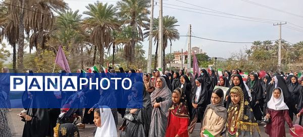 راهپیمایی باشکوه ۲۲ بهمن در فین؛ جلوه‌ای از حضور پرشور مردم