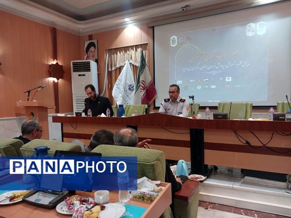 آیین انعقاد تفاهم‌نامه هنرستان‌های جوار و شرکای مهارتی در مشهد