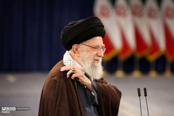 حضرت آیت‌الله العظمی شهید سیدعلی حسینی خامنه‌ای