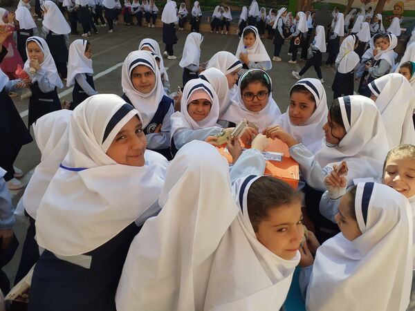 برگزاری جشن عاطفه ها در دبستان شاهد فاطمه زهرا سلام الله علیها