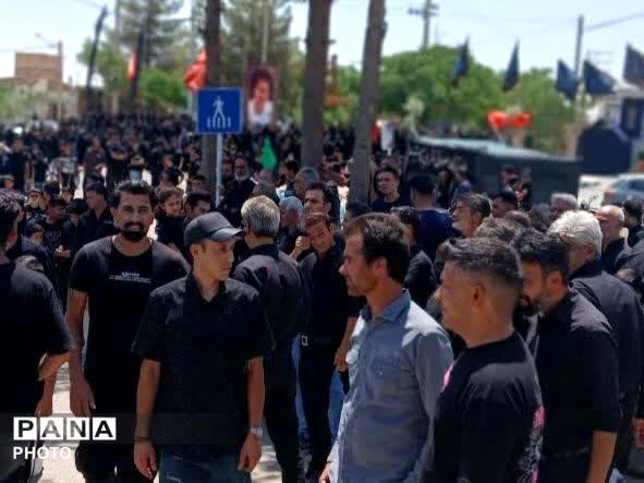 در هشتمین روز ماه محرم طنین نوای یا حسین در کوچه‌های فدافن پیچید
