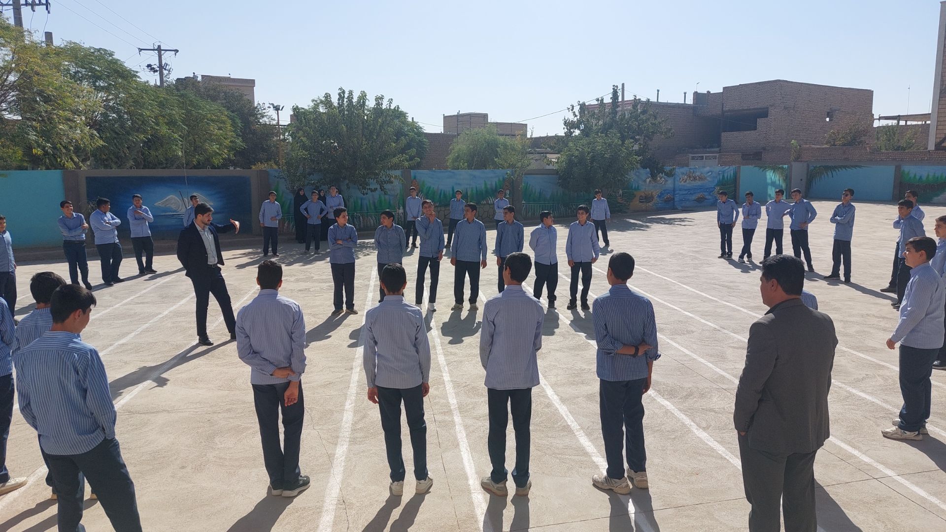 مدرسه نمونه مرحوم طاووسی خلیل آباد رنگ و بوی ریاضی گرفت