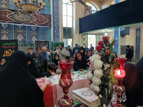 استقبال از شهید گمنام در مسجد امام حسین مجتبی (ع) محله سید میرزا