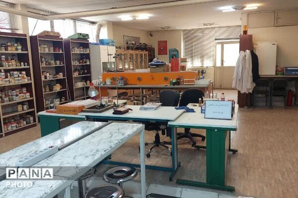 آزمایشگاه تخصصی نانو فناوری در پژوهش سرای بصیرت یک ناحیه دو شهرری 