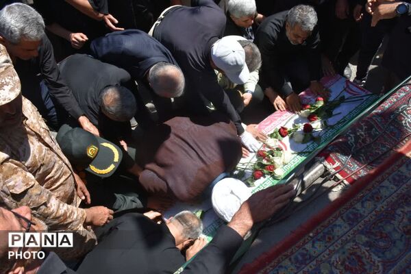 قروه در سوگ لاله سرخ فراجا؛ وداع حماسی مردم با شهید محمد حسن‌بیگی