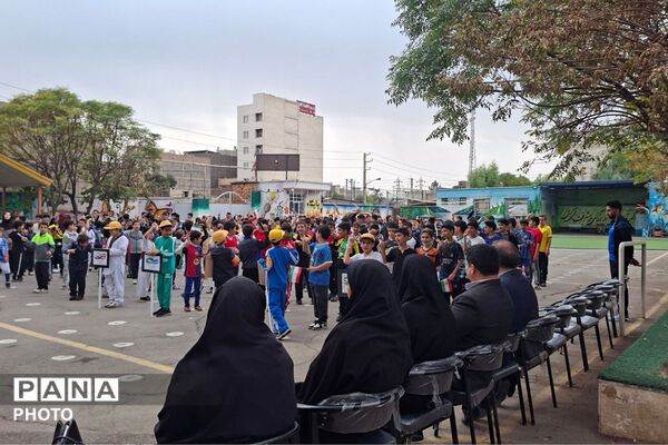 افتتاح کانون‌های ورزشی دانش‌آموزی در مدرسه شاهد خاتم‌الانبیا(ص) قرچک با اجرای طرح «پهلوان سعید»