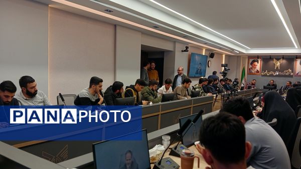 دیدار دانشجویان دانشگاه آزاد با نماینده مجلس شورای اسلامی در کرج 