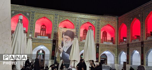 حرم امام رضا(ع) سیاه پوش عزای حسین‌(ع) شد