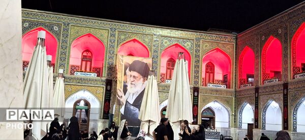 حرم امام رضا(ع) سیاه پوش عزای حسین‌(ع) شد
