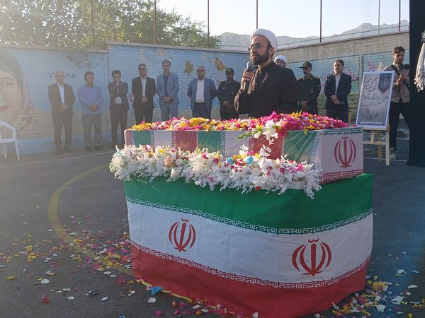 مدرسه دخترانه رقیه بدیعی میزبان شهید گمنام 