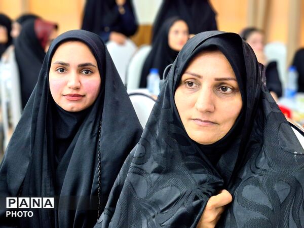 مراسم تجلیل و تقدیر از فرهنگیان در عنبرآباد