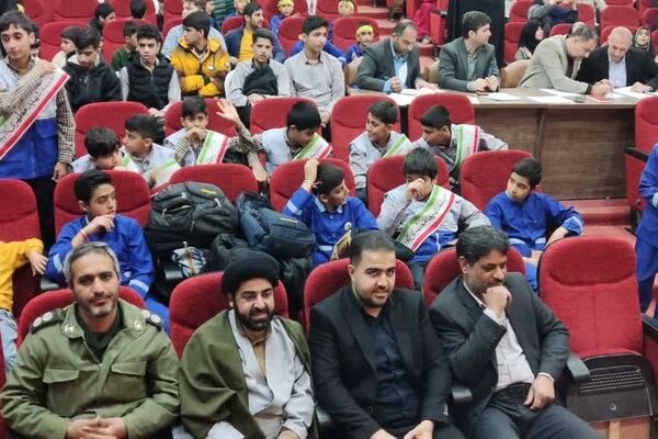 برگزاری اولین جشنواره شهرستانی سرود فجر در گالیکش