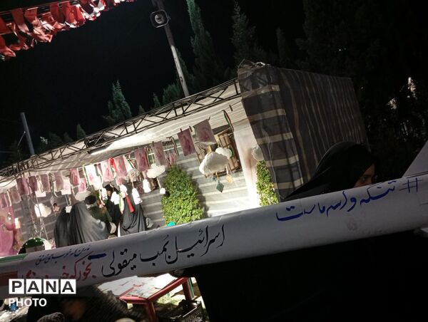 موشک خیابان و تنگه هرمز گلوی دشمن را فشرده است