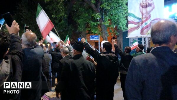 مشت ها بر فراز آسمان نیشابور نمایان شد 