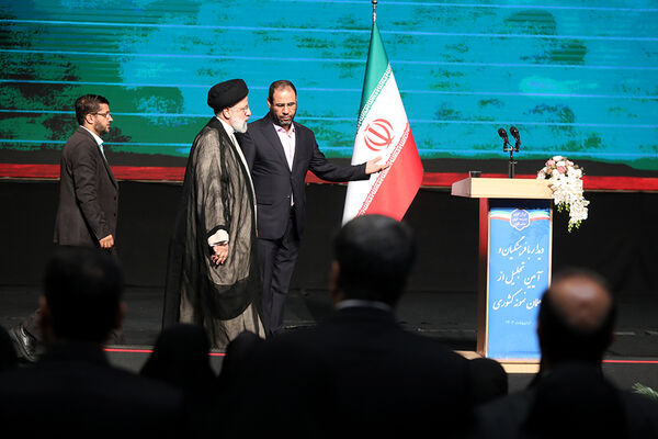 تجلیل از معلمان نمونه کشوری با حضور رئیس جمهوری
