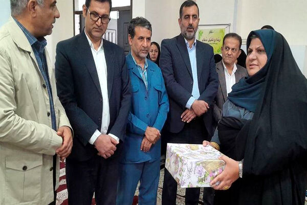 مراسم تجلیل از دانش‌آموزان ممتاز شاهد و ایثارگر شهرستان بوشهر