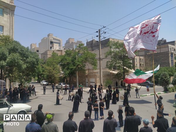 دل هایی غرق در عزا در مراسم ظهر تاسوعا حسینی