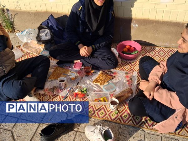 پیشتازان سلامت و نشاط در اردوی دبیرستان شهید مدرس 