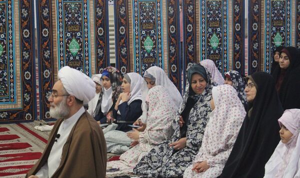 تجمع معنوی مادران و دختران در مصلی رشت