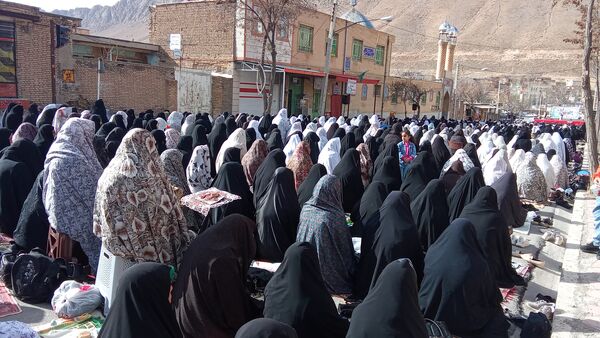 نماز باشکوه عید فطر با استقبال بی‌نظیر مردم شهر بن اقامه شد