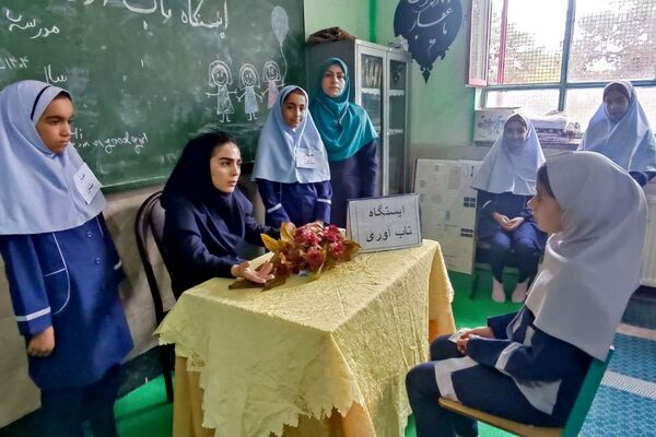 جلسه مشاور در مدرسه قدر بهارستان۲